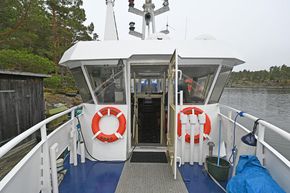 Bow entrance