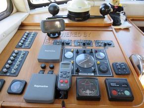 Steel Motor Boat 38 Nelson Style - Cockpit Instruments