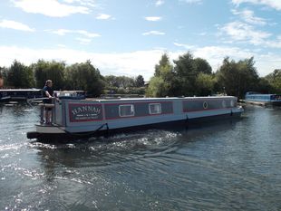Hannah 60ft 2016 X R&D Semi-Trad Reverse Layout 6 Berth