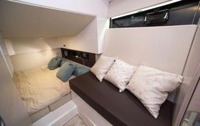 Mid cabin