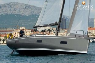 2022 Beneteau First 44