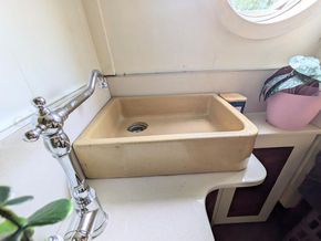 Bathroom sink 