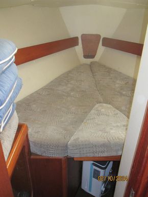 Fwd double cabin