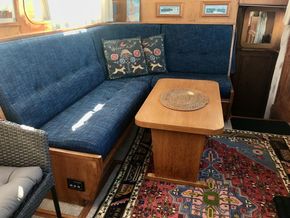 Saloon couch