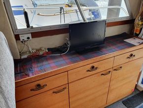 Saloon sideboard