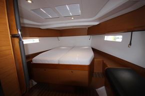 Forward cabin - fantastic space and storage