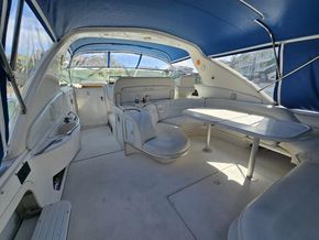 Sea Ray 450 Sundancer  - Cockpit