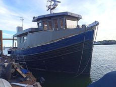 Converted house boat