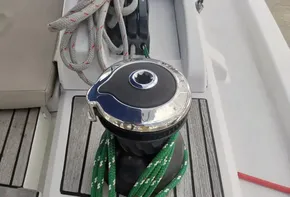 Beneteau Oceanis 46.1 sailboat winch with green rope, 2020 model.
