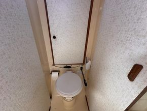 Lavac toilet