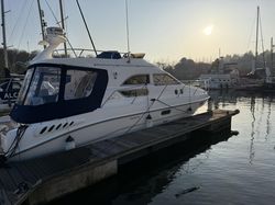 Sealine F33