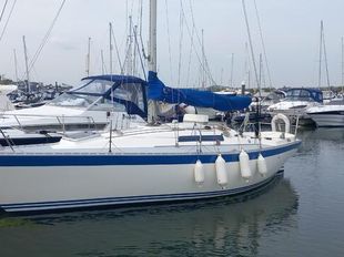 UFO 31 Reduced.  Good Engine & sails