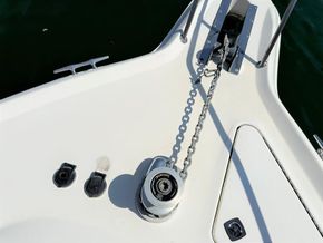 1995 Sea Ray 330 Sundancer 10