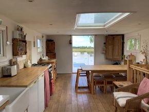 Kitchen dining room
