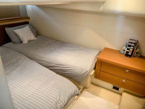 Fairline Targa 44 Open top - Cabin 