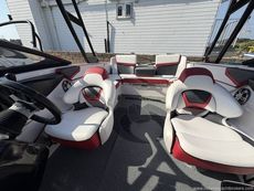 2015 Scarab 215