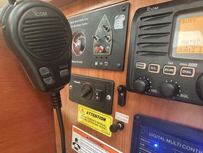 2010 Hunter Legend 41 Deck Saloon 30