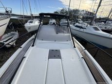2022 Beneteau Flyer 8 Sundeck