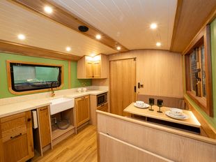 55x10 CUSTOM BUILD - BESPOKE BOAT CO