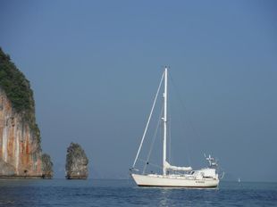 PEARSON 424 YACHT for sale in Langkawi, MALAYSIA.