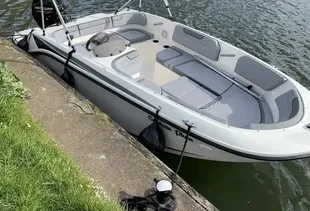2022 Bayliner M 15