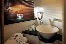 Sunseeker Sportfisher 37 Shower Room