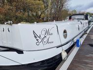 60 X 12 Pristine Wide Beam Luxury House Boat