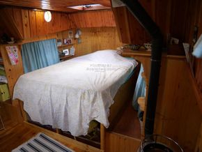 Dutch Barge Tjalk live aboard barge - Forward Cabin