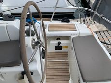 2012 Jeanneau Sun Odyssey 439