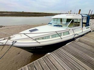 2002 Marex 280 Holiday
