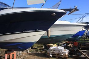 Larson 857 Cabrio  - Bow