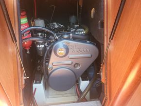 Beneteau Oceanis 46 -  2 Cabin  - Engine