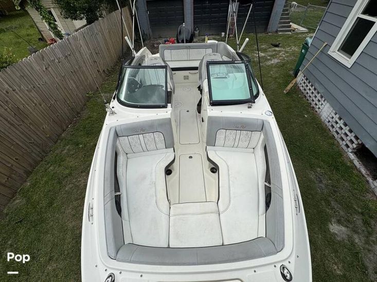 2017 Sea Ray 220 sdx