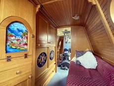 Boatman's Cabin Fwrd