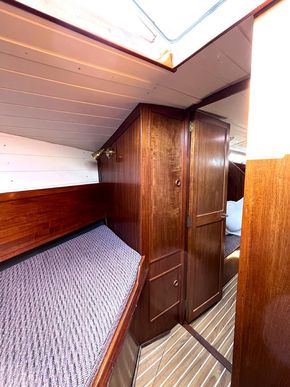 Fore cabin lockers