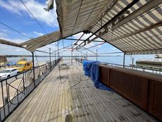 Unique Houseboat Opportunity 