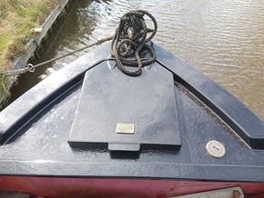 Gas locker & water fill point Bow