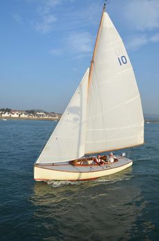 Classic Racing Yacht