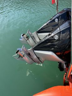 Tornado 10M Super CAT 4 Charter Seafaris 12+2
