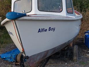 Plymouth Pilot 18ft with cuddy and cover