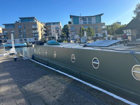57 ft 10 ft wide narrowboat barge