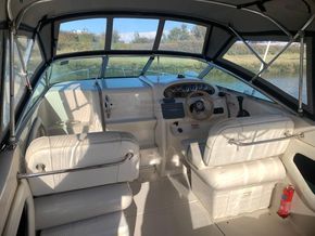 Sea Ray 215 Express Cruiser  - Cockpit