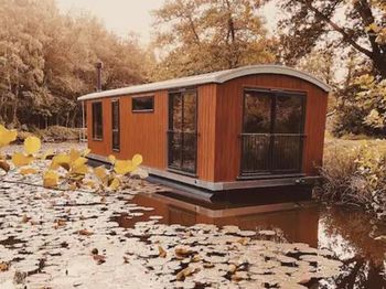 River Pod House Boats                                                 