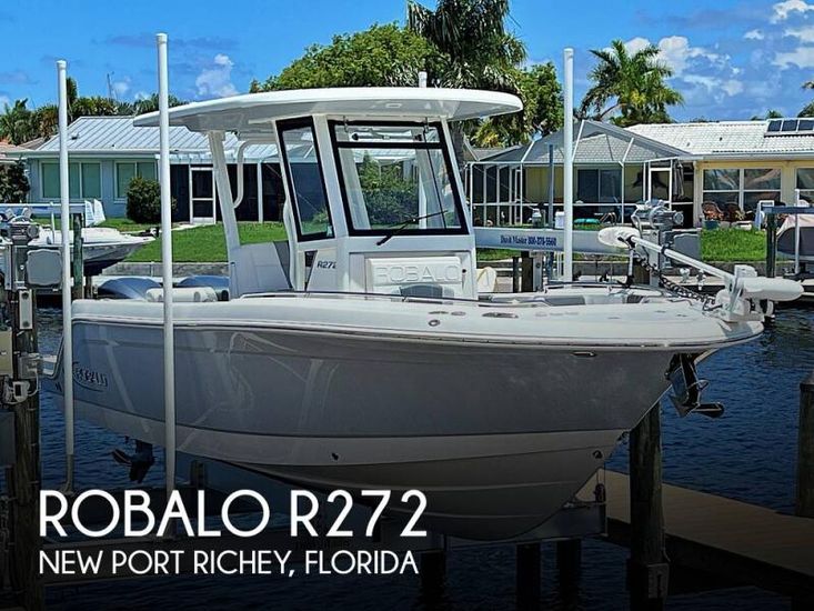 2019 Robalo r 272