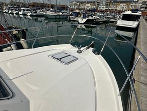 Kingfisher 35 SE  - Foredeck