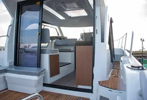 Beneteau Antares 9 OB for sale with BJ Marine
