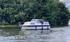 Weston 670 river cruiser, boat 