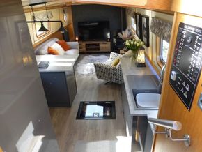 Collingwood Wide Beam 60  - Interior