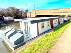 Brand New Luxury Houseboat