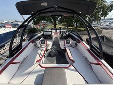 2015 Scarab 215